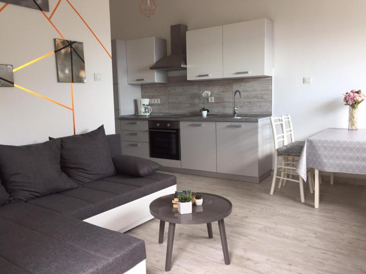 Apartments Novum Novi Vinodolski Buitenkant foto